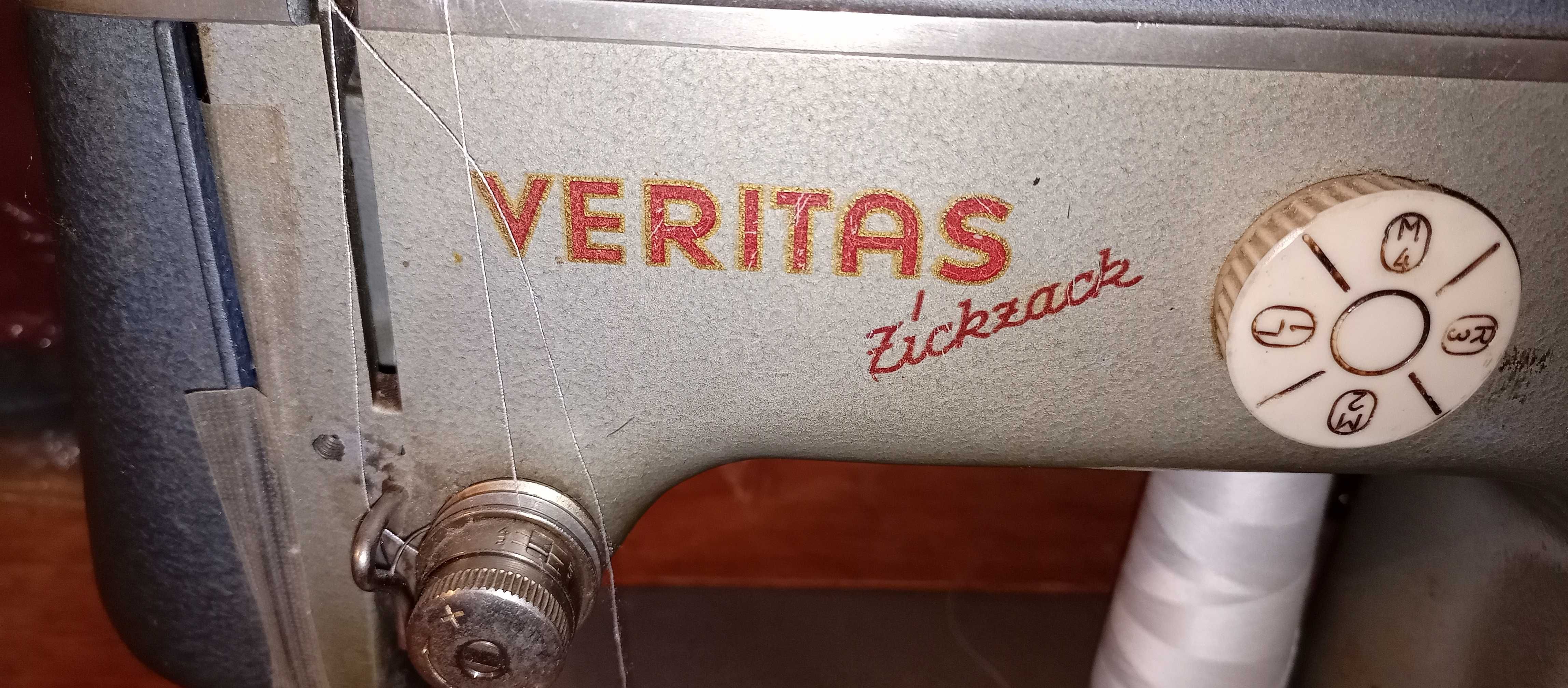 Швейная машинка Veritas. Ножной привод.Германия