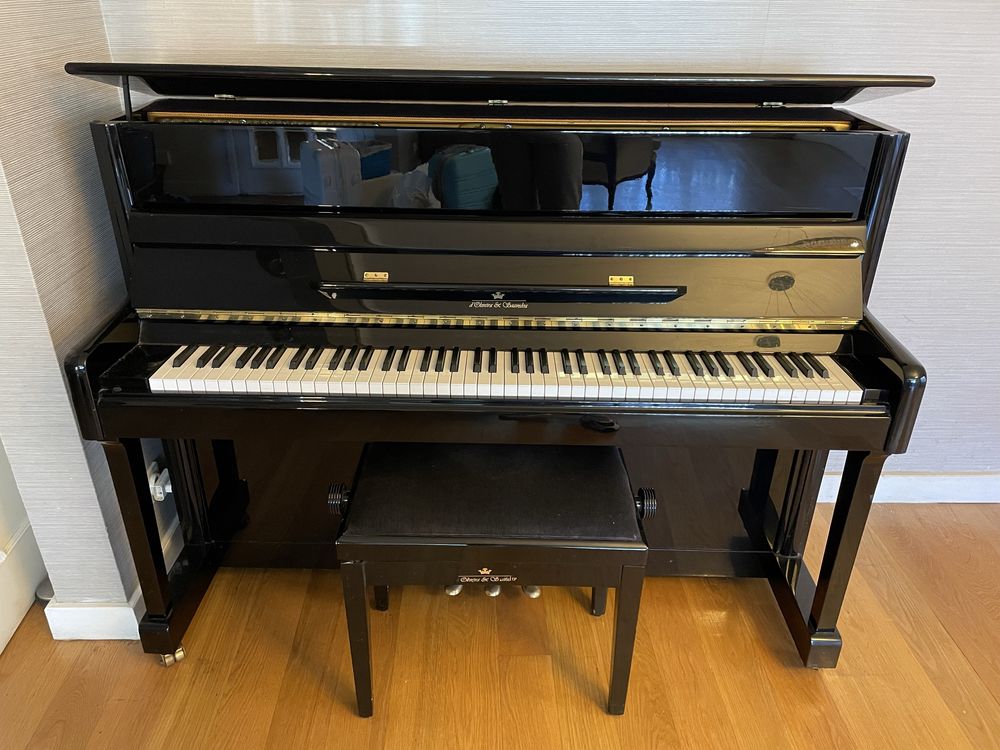 Piano vertical em ótimo estado