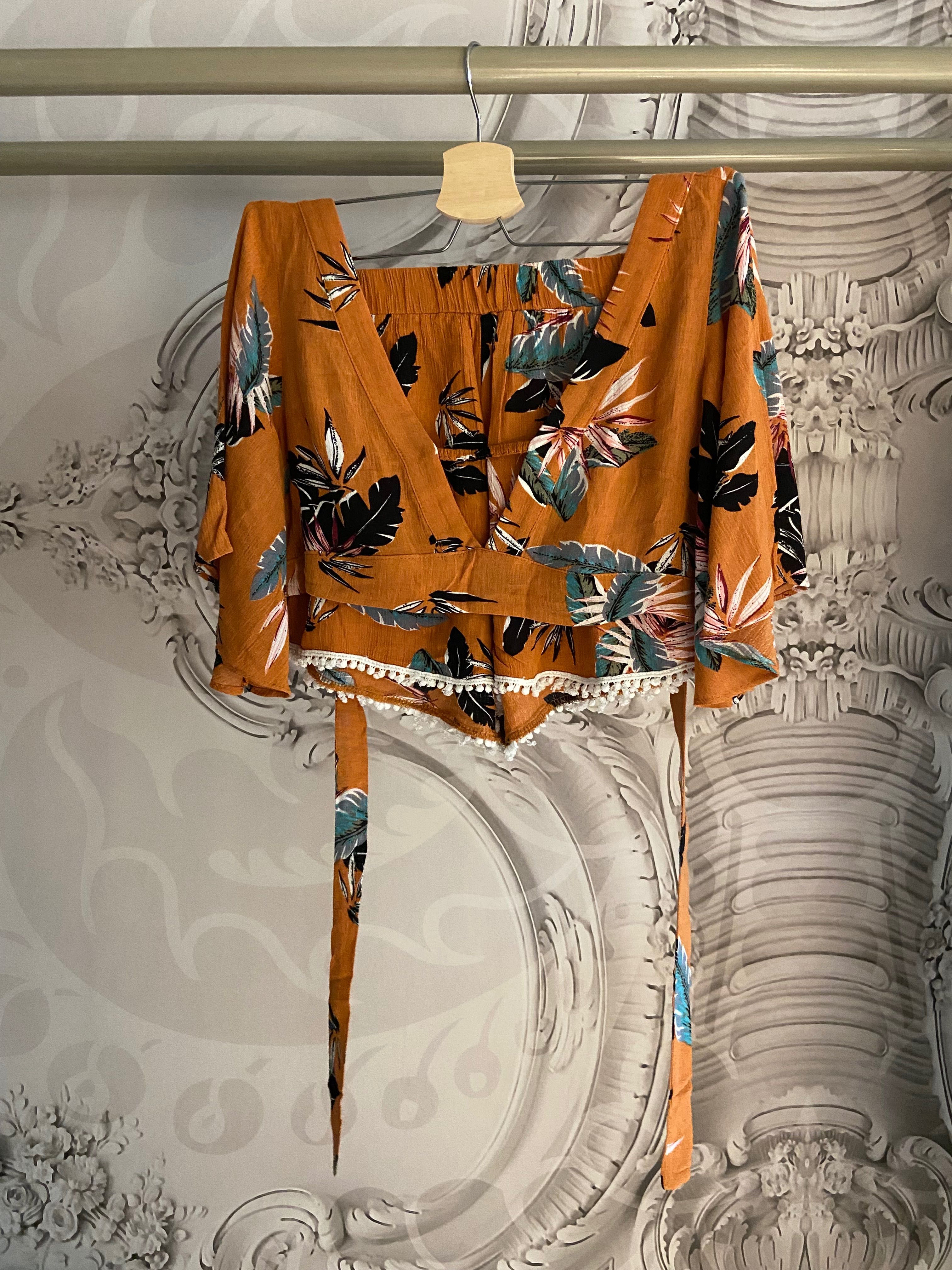 Conjunto floral ZAFUL (top e calções)