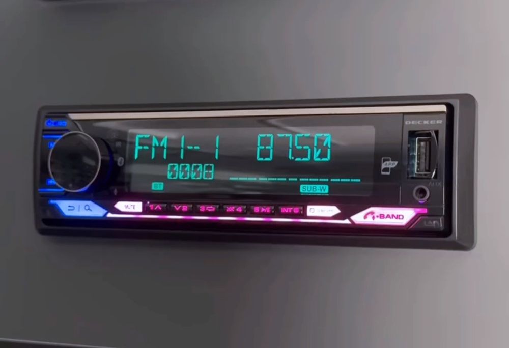 Процесорна автомагнітола Decker MDR 125BT