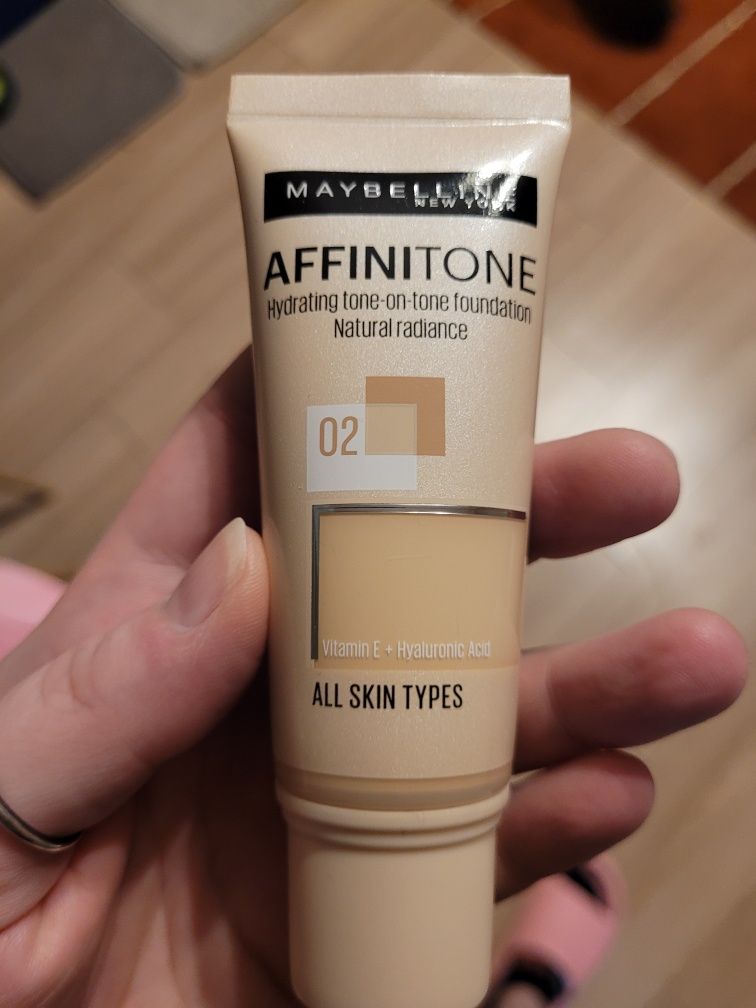 Podkład affinitone Maybelline