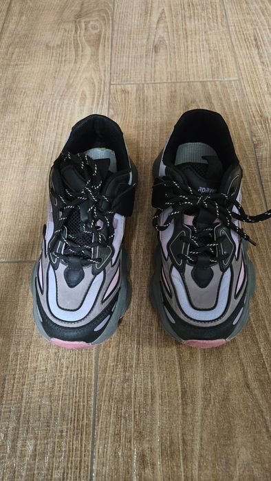 Кросівки на осінь zara