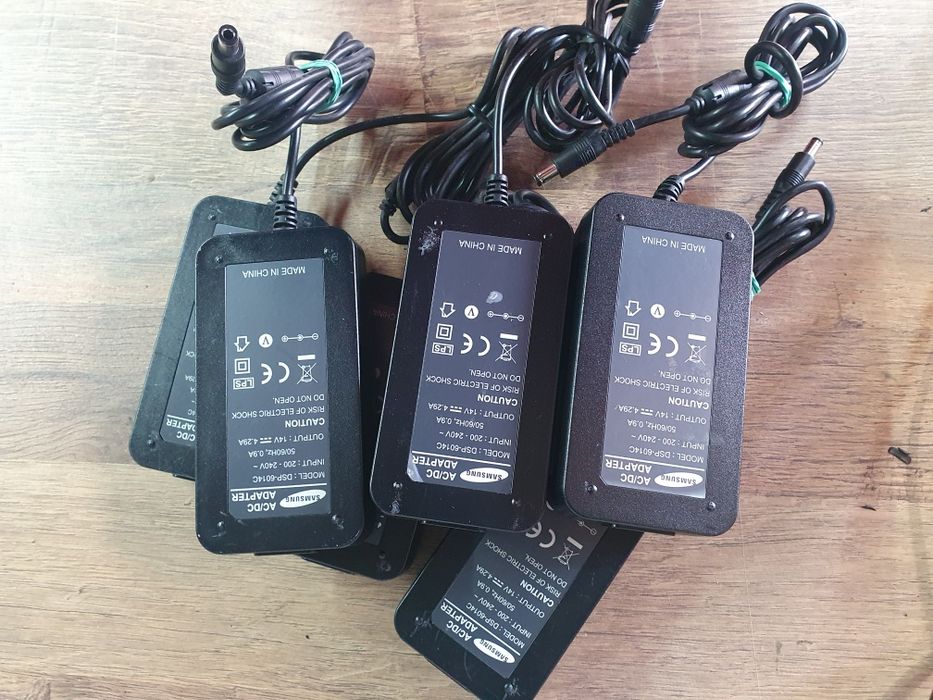 Зарядка зарядное блок питания живлення Samsung 14v/4.29a 60w оригінал