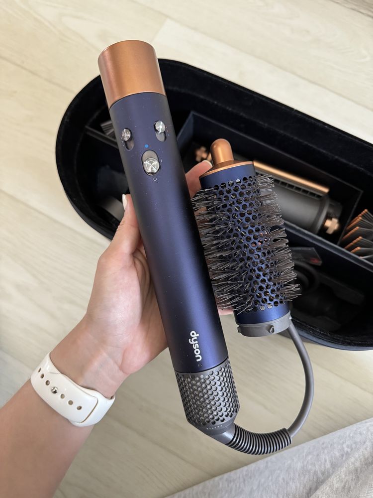 Продаю стайлер Dyson Airwrap Complete (в оригінальному футлярі)