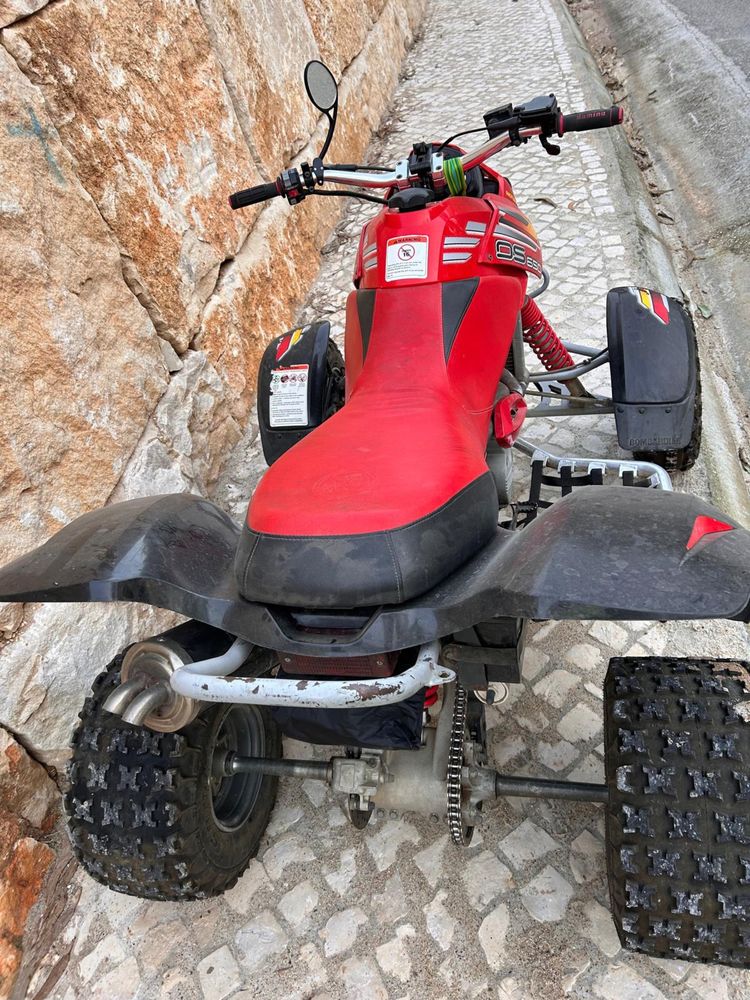 Moto 4 em bom estado Bombardie