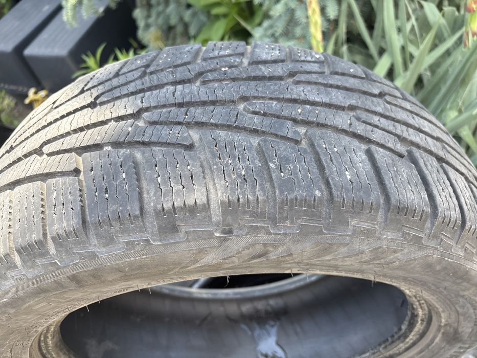 235/60/18 Nokia hk .R зимние