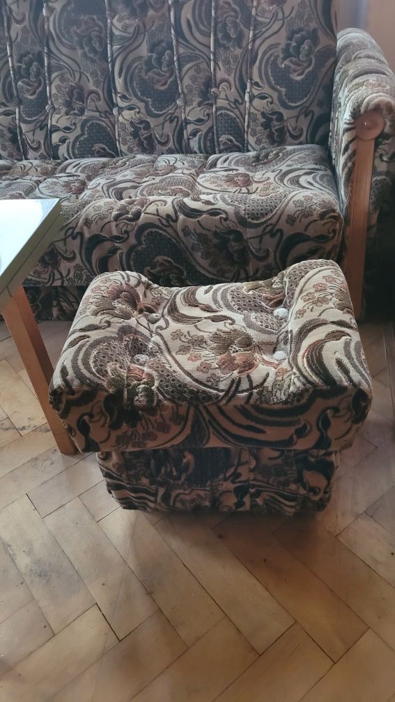 Sofa rozkładana wersalka z podnóżkiem