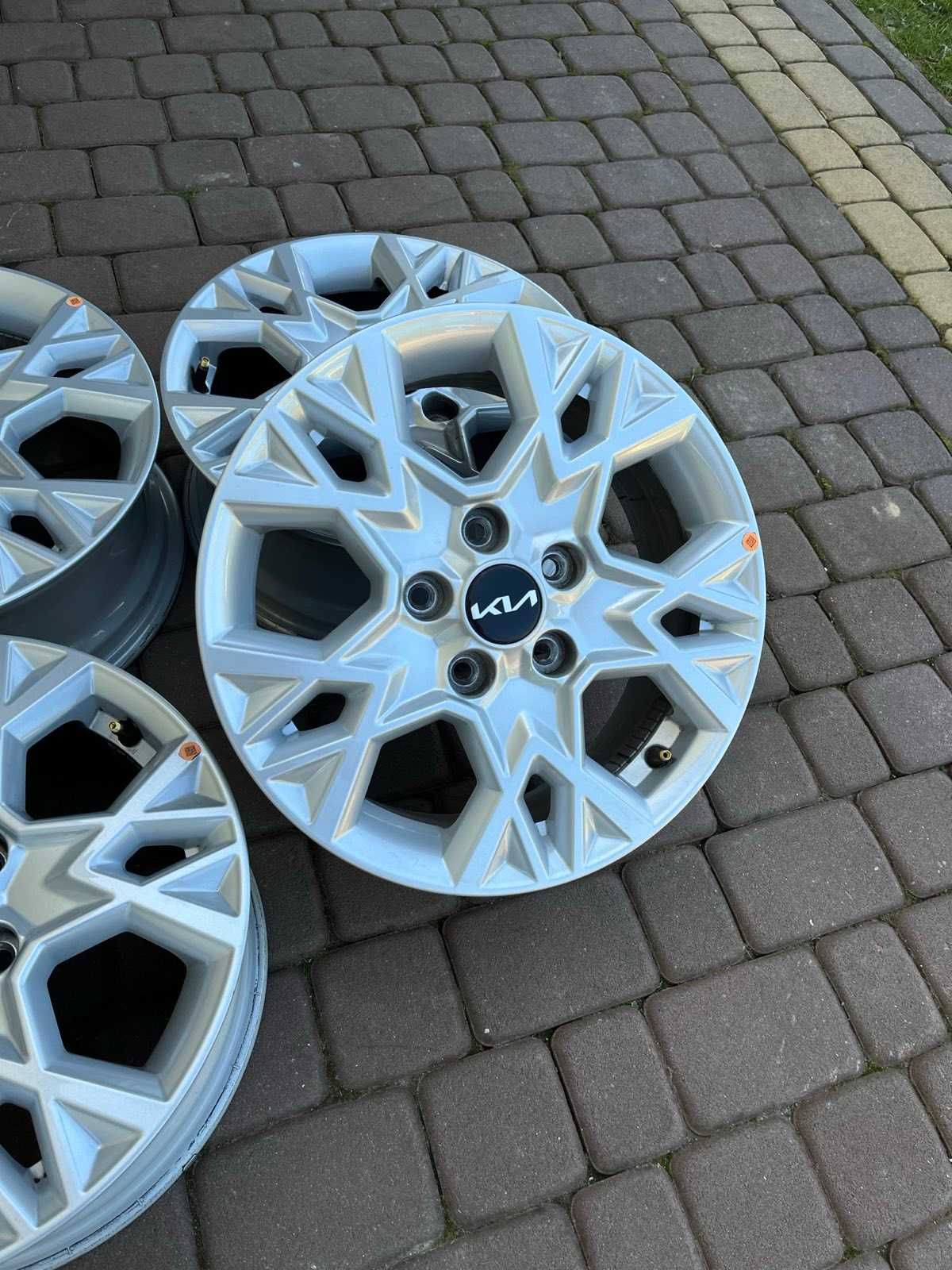 Oryginalne alufelgi Kia 5x114,3 16 cali Ceed Optima Carens NOWY MODEL