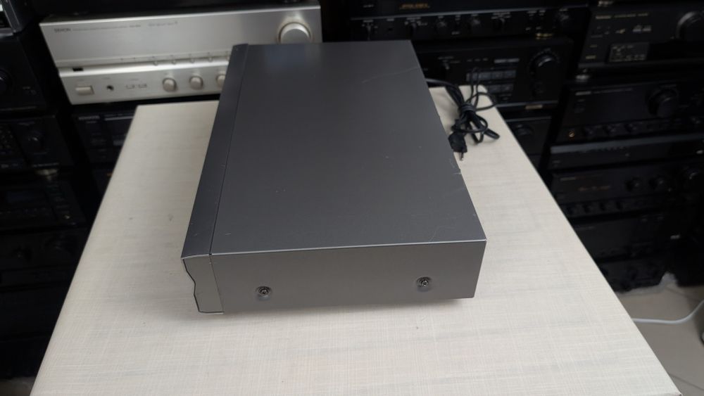 Yamaha CDX-596 Wysokiej klasy odtwarzacz płyt CD