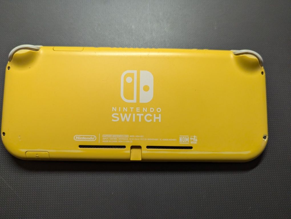 Продам Nintendo switch lite з іграми та зарядним