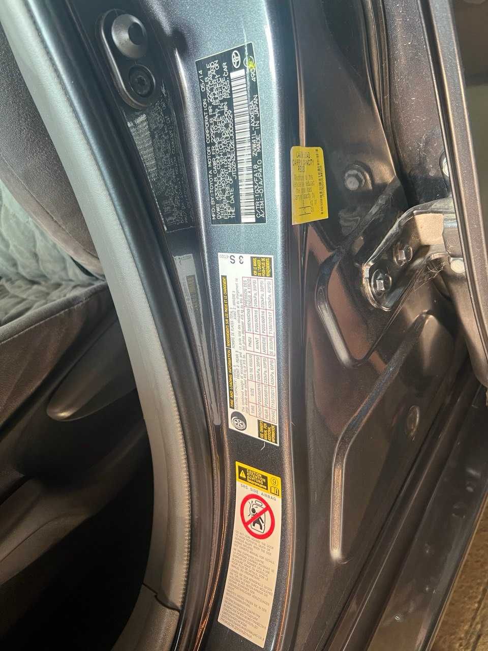 Продам TOYTA PRIUS V 2014