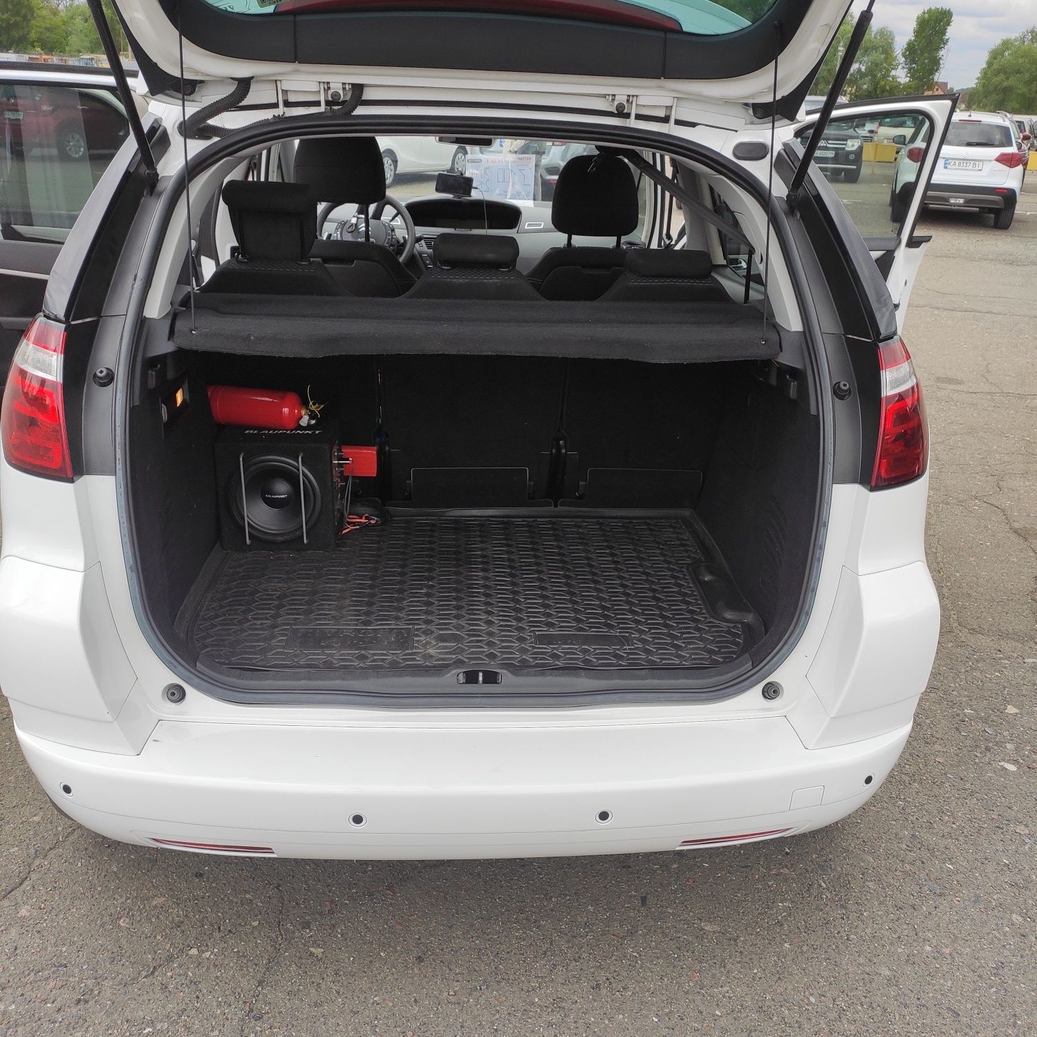 Citroen C4 Picasso 2011 бензин 1.6 турбо