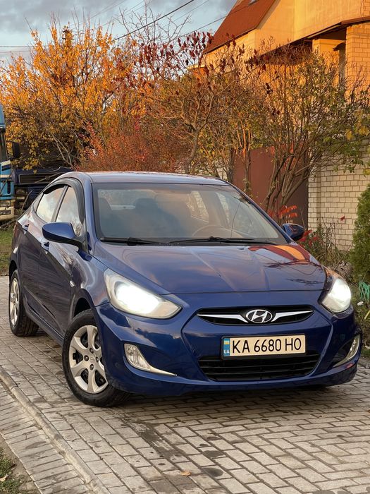 Hyundai accent 2013 год 1.4 бензин автомат