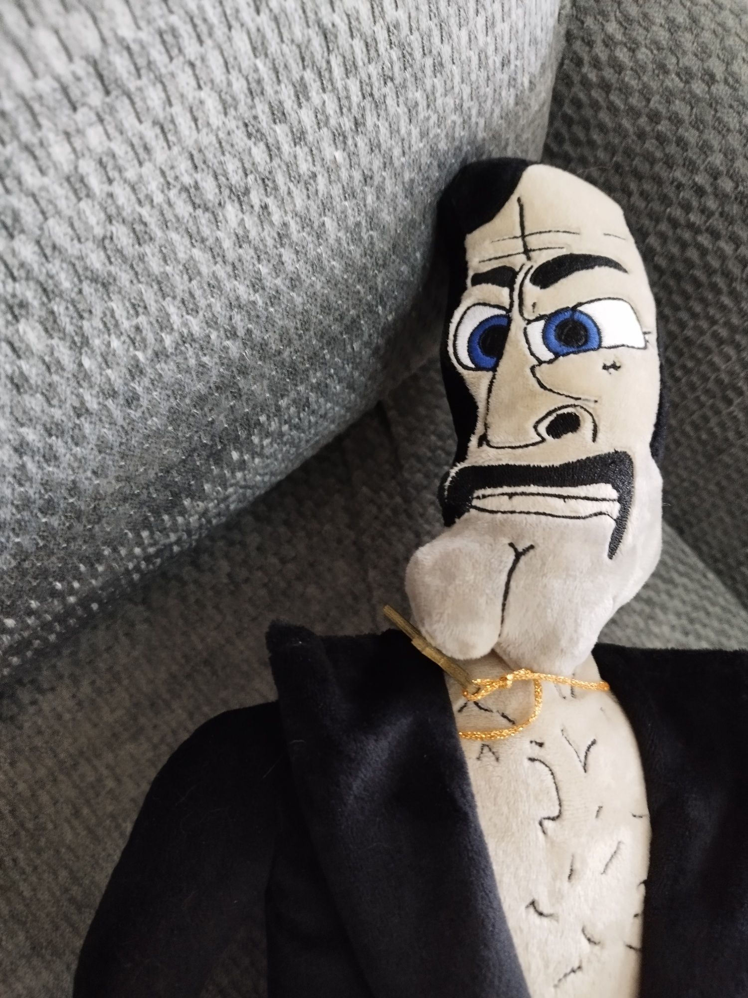 Bogdan boner egzorcysta pluszak maskotka Netflix 55 cm wysokości