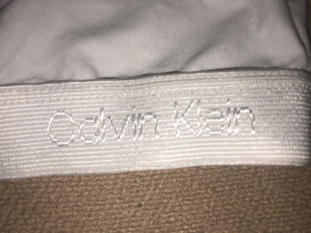 biustonosz calvin klein