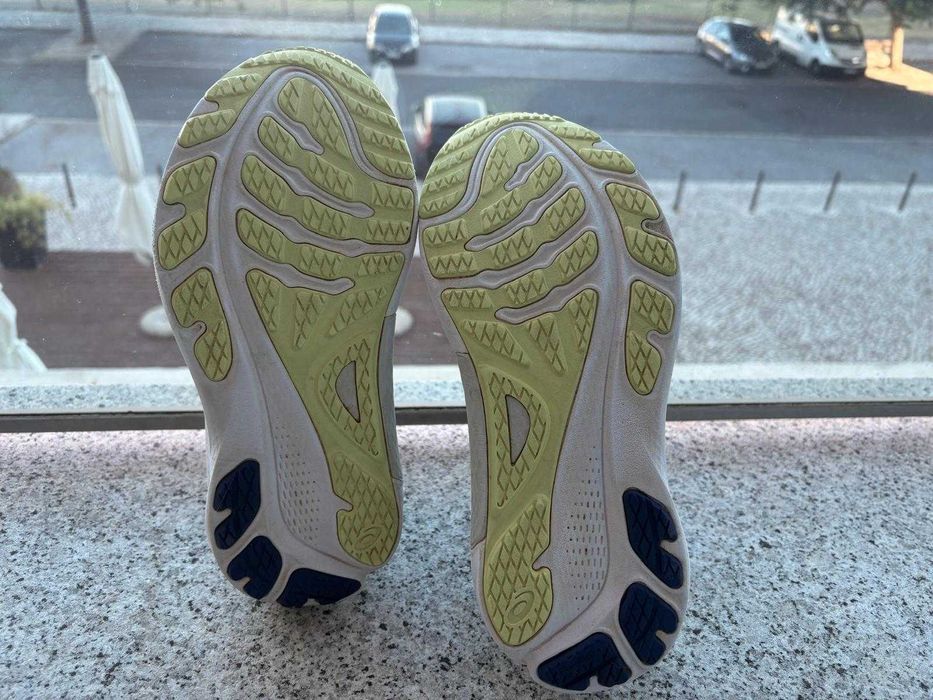 ASICS GEL KAYANO 30 - Tamanho 39 (NOVAS)