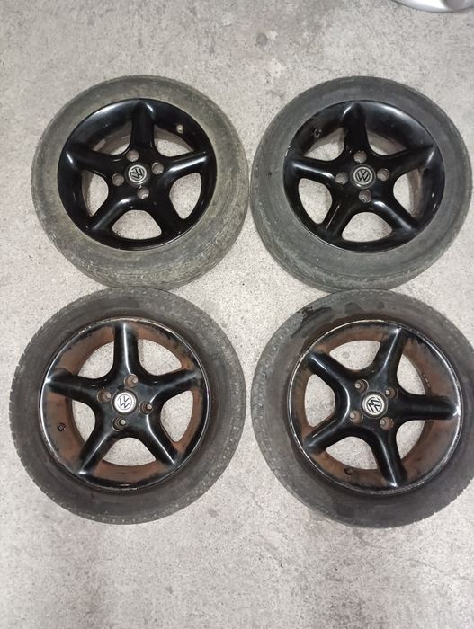 Vários jogos de jantes usadas