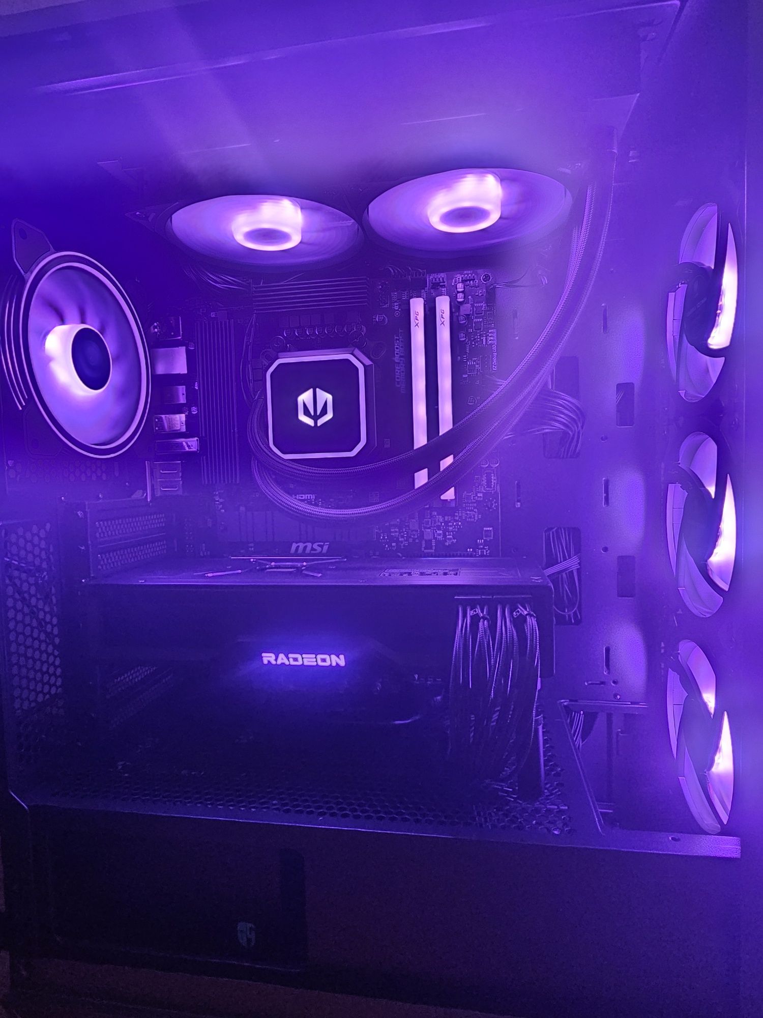 Nowy Komputer Gamingowy ARGB - Ryzen 5 - 6950XT - 2 TB M.2 - 32GB DDR5