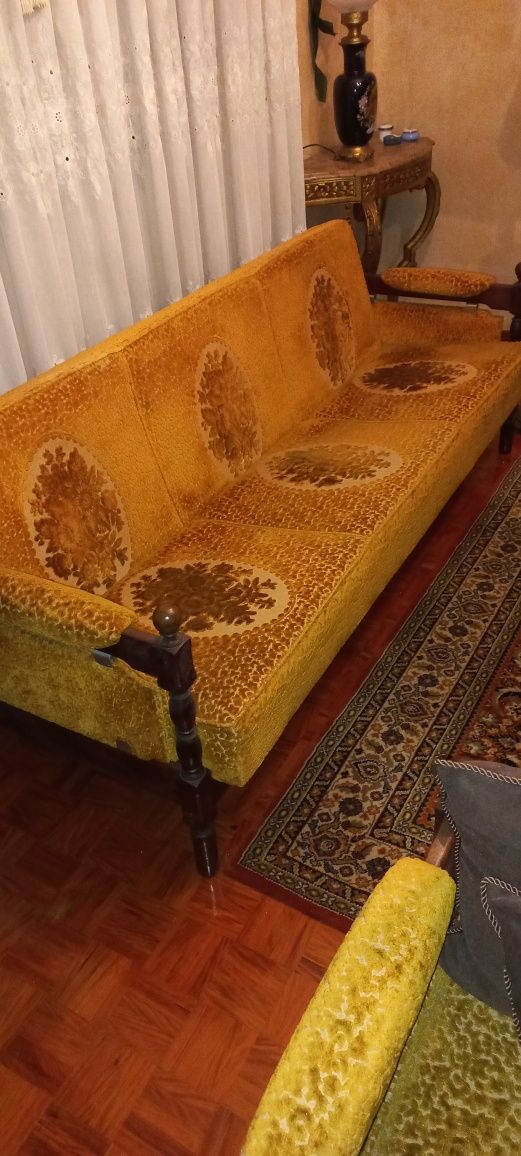 Terno de sofás em veludo