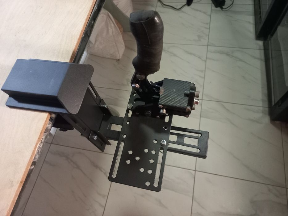 Универсальное крепление для кпп/ручного тормоза logitech,thrustmaster