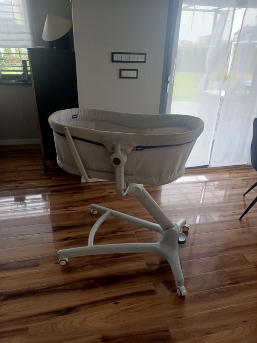 Łóżeczko Chicco baby hug z materacem turystyczne jeżdżące