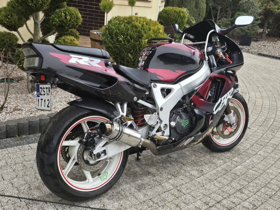 CBR 900 SC 28 w orginale fajny stan