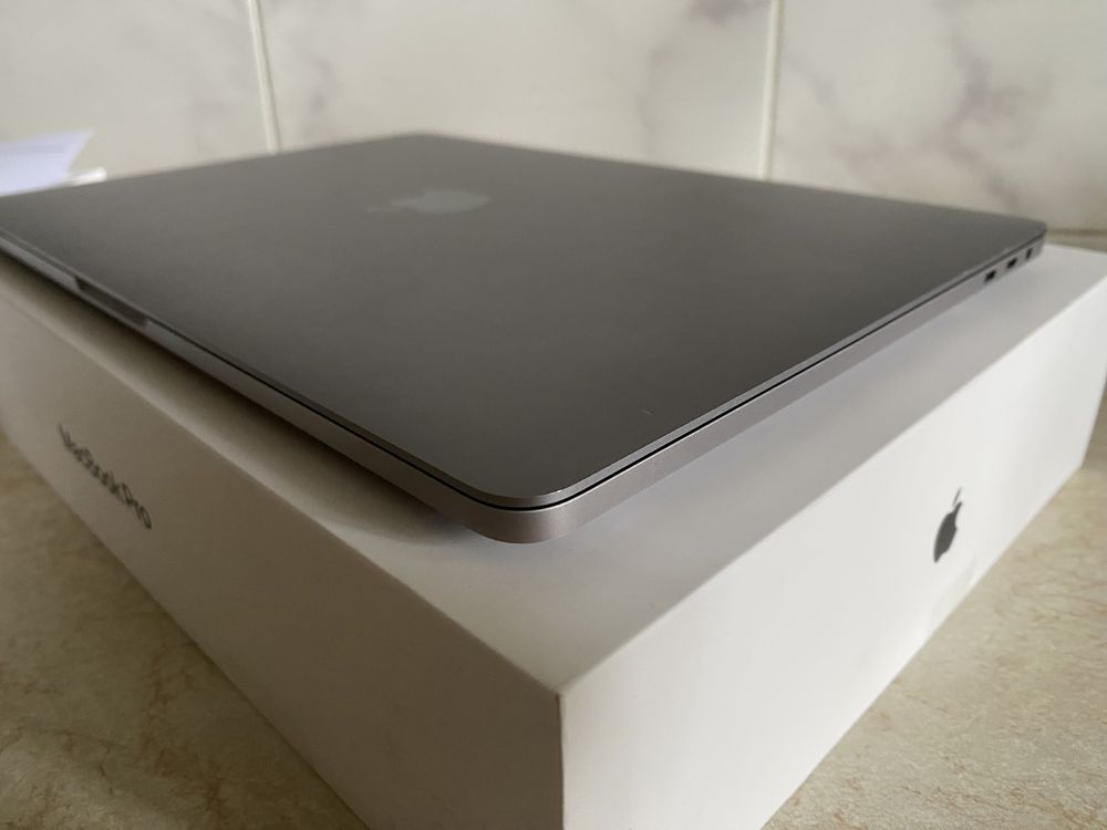 MacBook Pro 13, 2019, полный комплект