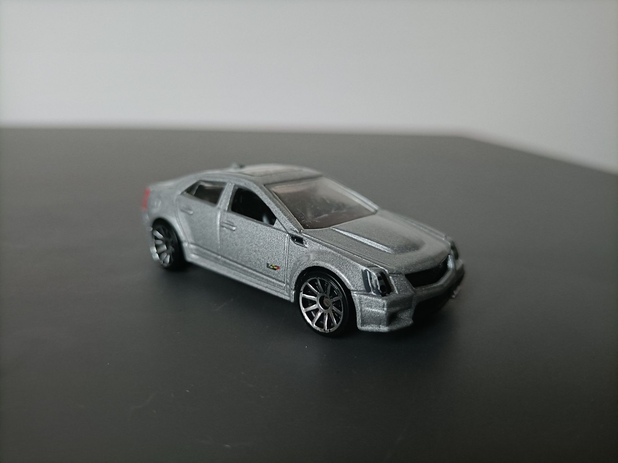 Samochodzik Hot Wheels Cadillac GTS-V