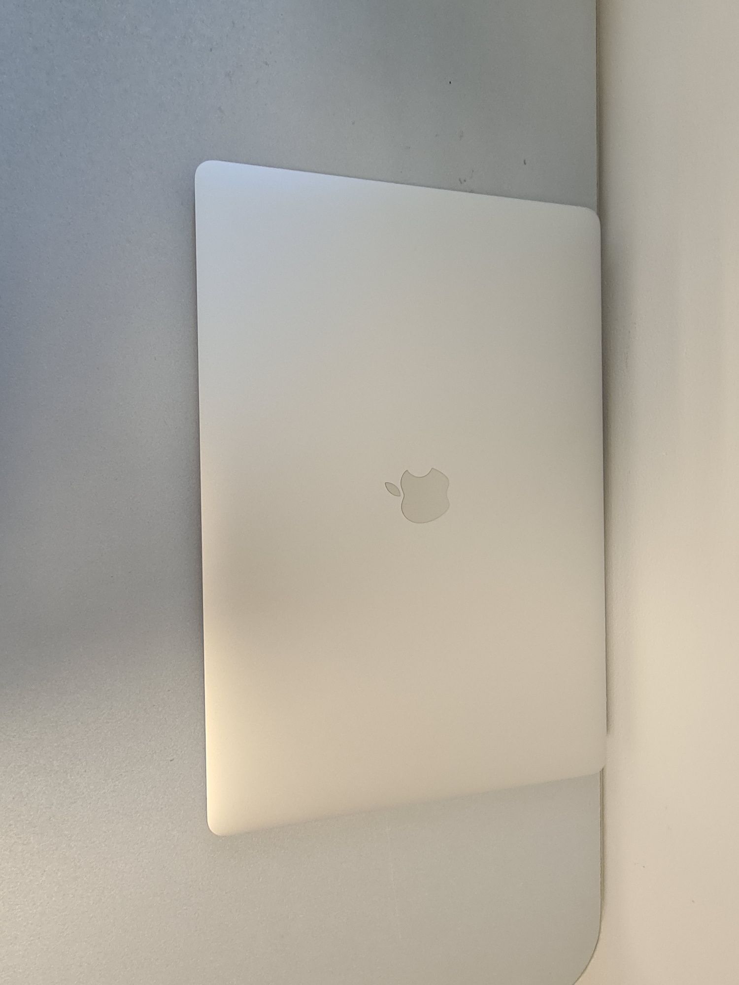 Apple MacBook Pro 16 A2141 i7-9750H| 32GB| 500SSD | 5300M | 90 cykli