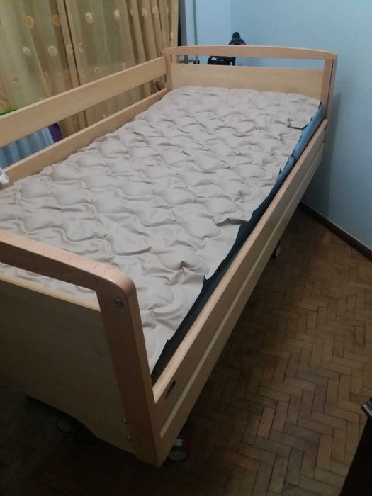 Cama Ortopédica automática quase nova +Excelente Oport. Baixa de Preço
