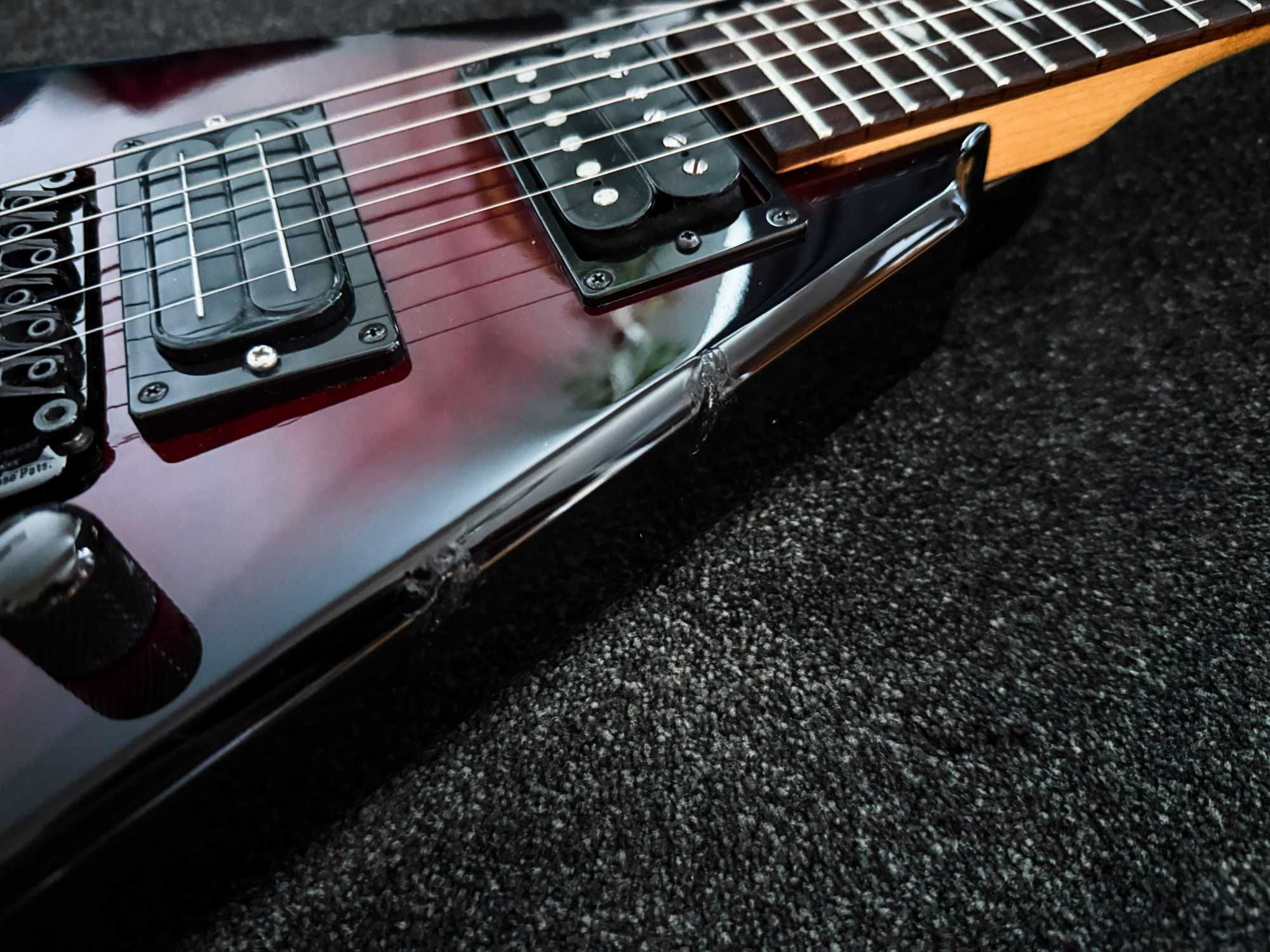 B.C. Rich BCV-920JE Flying V Red Black Burst