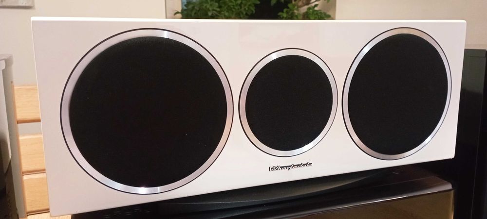 Wharfedale Diamond 220c