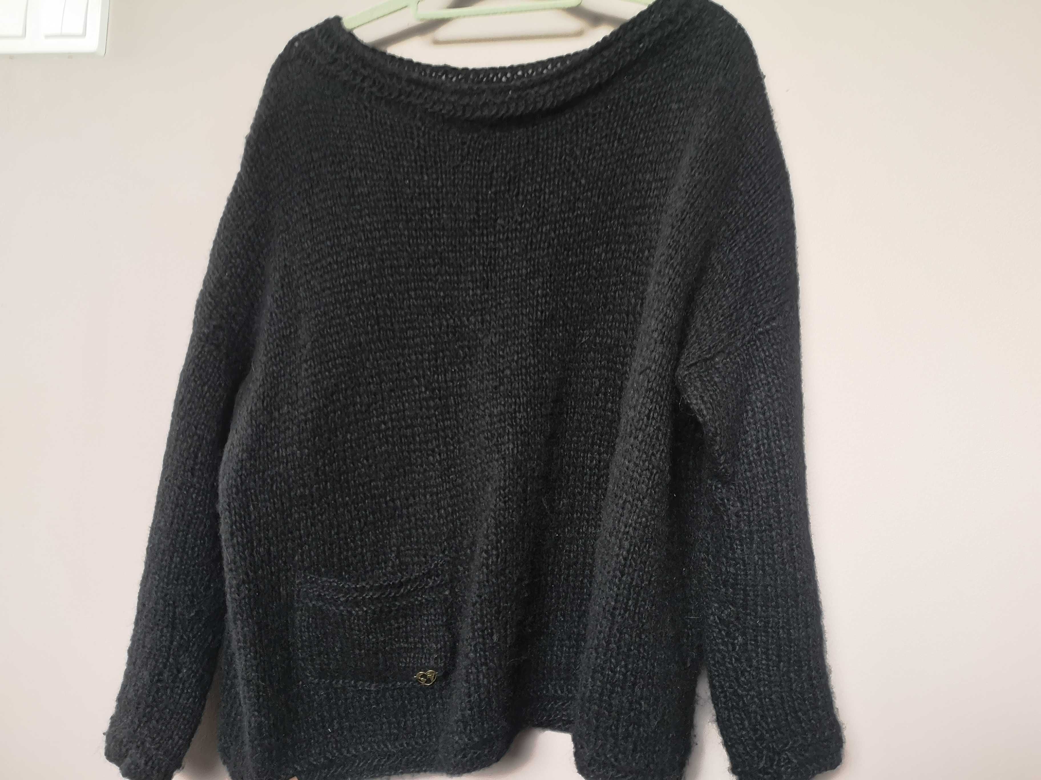 sweter damski czarny - ręcznie robiony na drutach