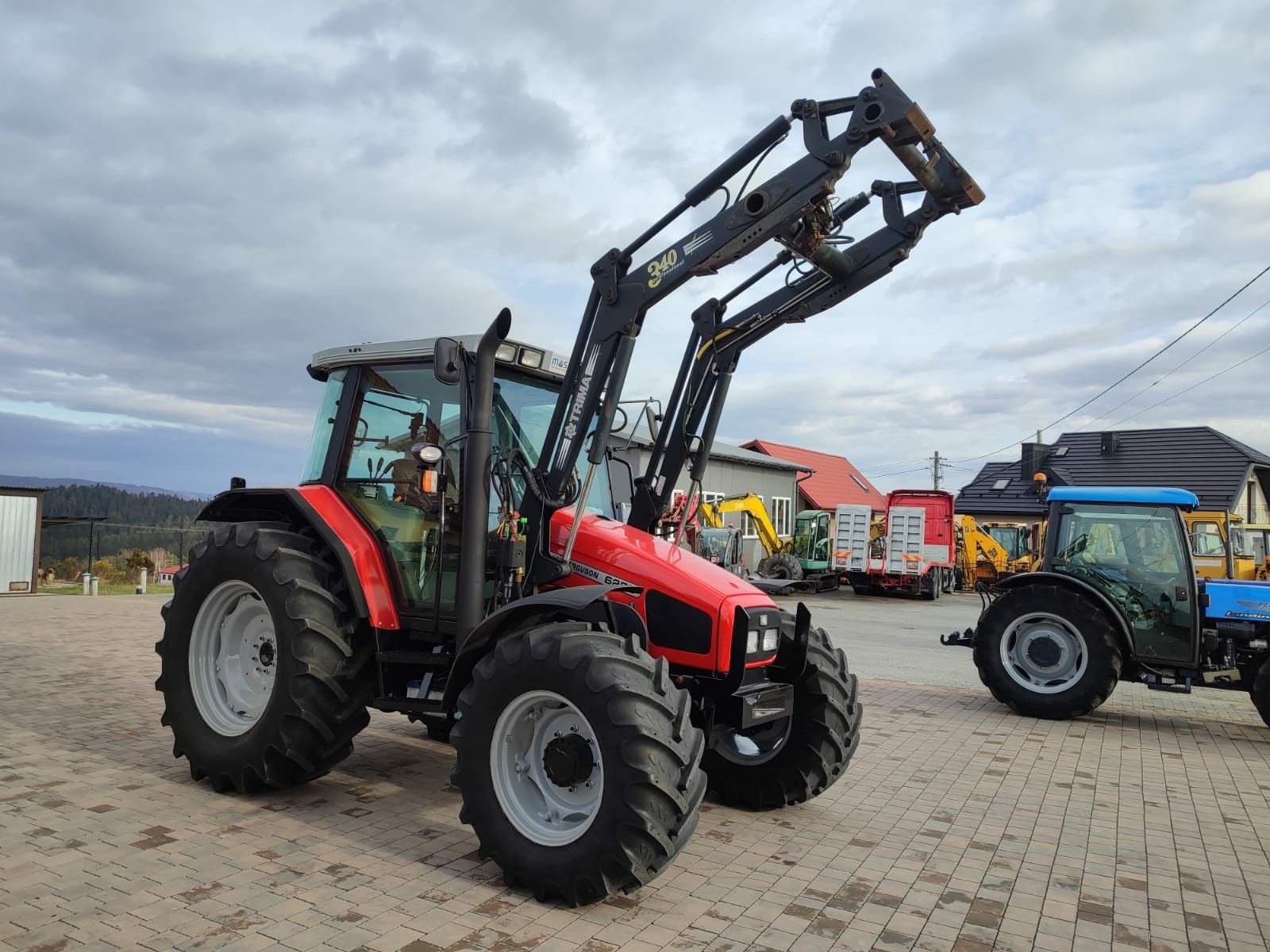 Ciągnik rolniczy Massey Ferguson 6255