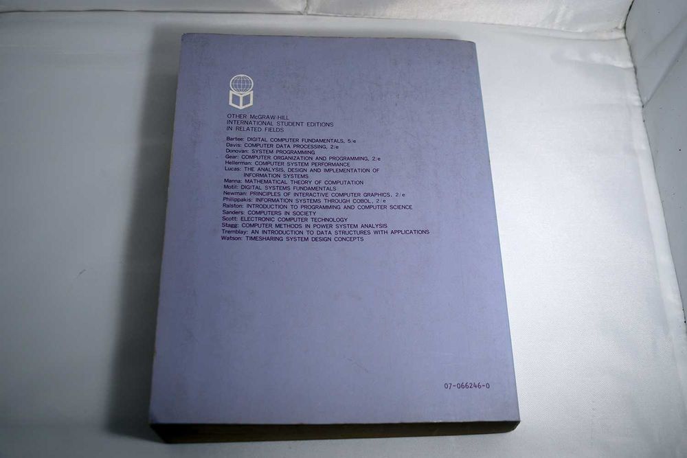 2 Vintage Computer Books64398290077698123