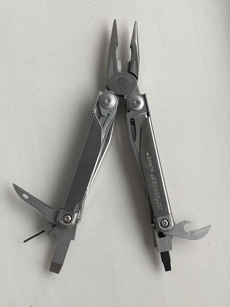 Leatherman Surge