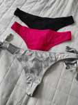Stringi 3pary Reserved mix r. XS/S, 1x jedwab