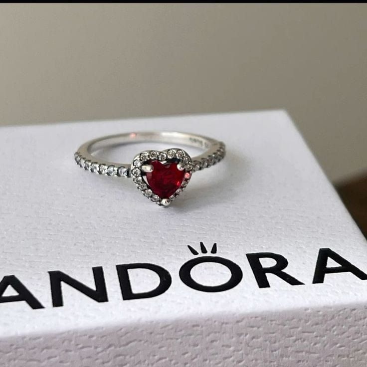 Каблучка Pandora Кольцо Pandora червоне серце