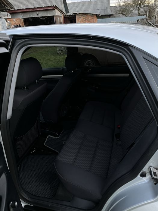 Автомобіль Audi A4B5.