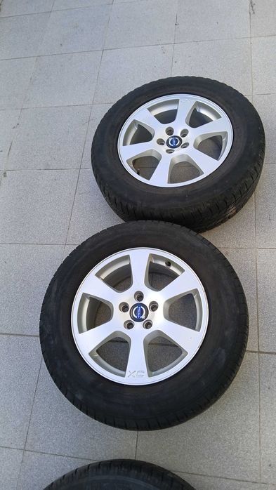 Jantes originais volvo xc 60 dezembro 2010 com pneus e tampa central