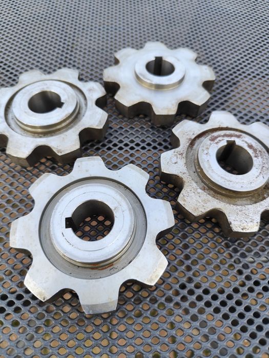 Koło zębate z8 new Holland przystawka do Kukurydzy