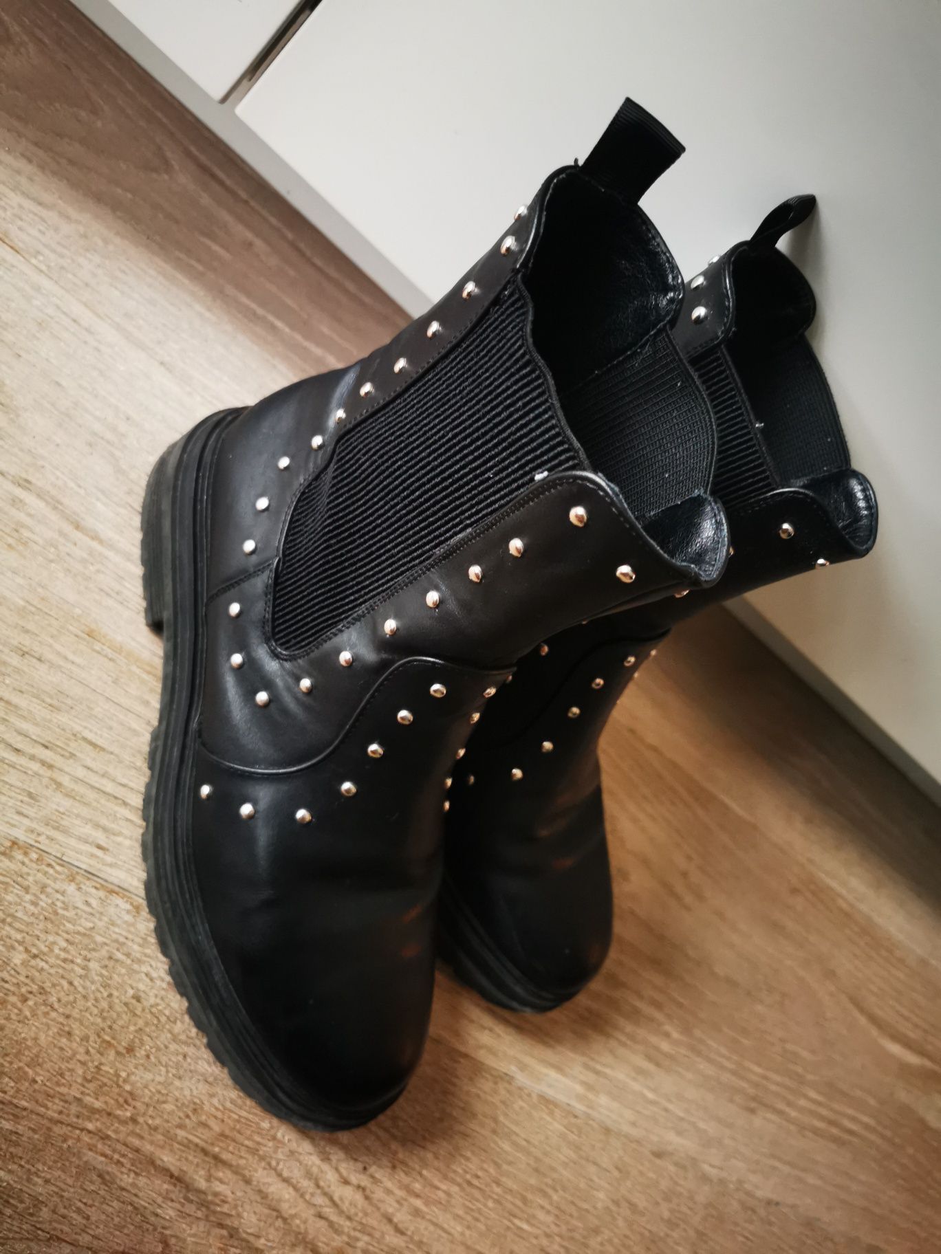 Buty botki damskie czarne DeeZee r. 38 z ćwiekami