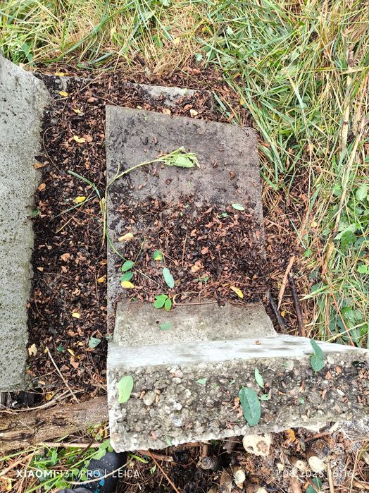 Ściany oporowe typu L. (Podjazd)