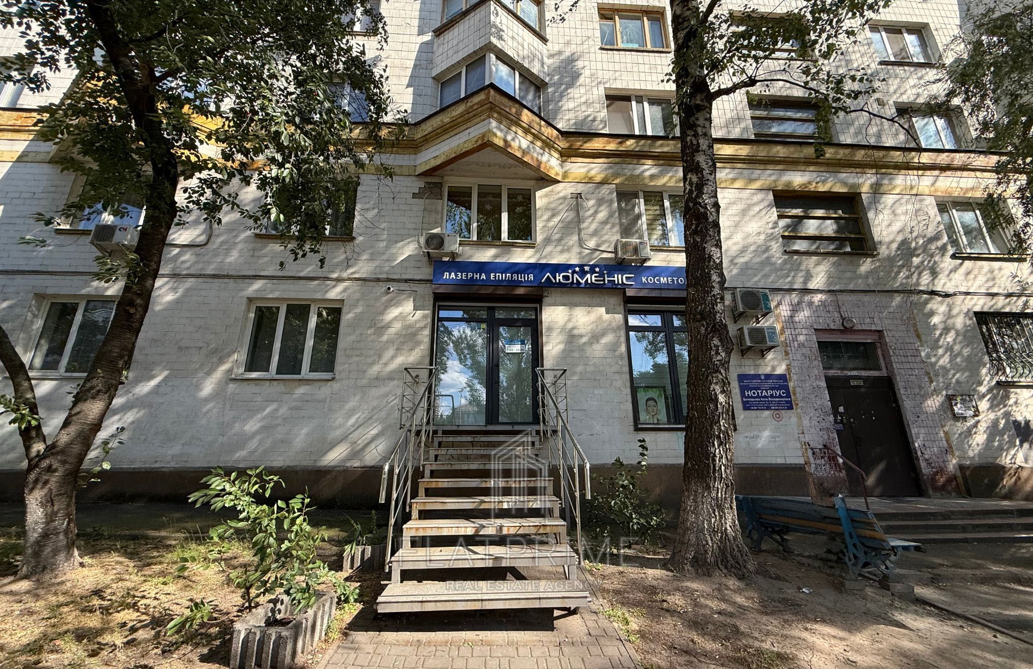 Продаж приміщення 1 поверх фасад Звіринецька Печерськ Київ центр