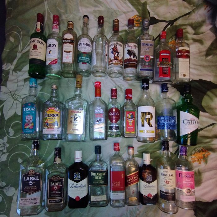 Бутылки из под текилы,виски,джина,рома
