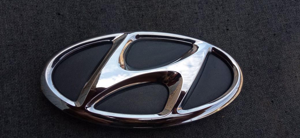 Оригинальный значок на решетку Hyundai Elantra