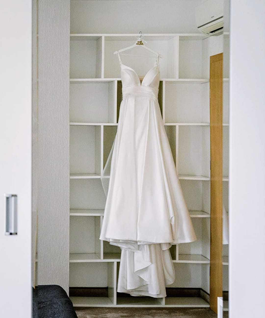 Suknia ślubna z trenem,gładka, dopinana etola, długie rękawiczki+welon