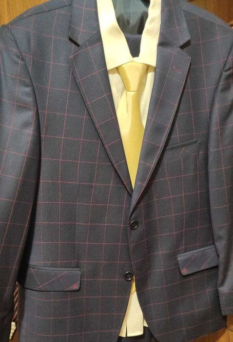 продается свадебный костюм. пиджак, брюки, жилетка