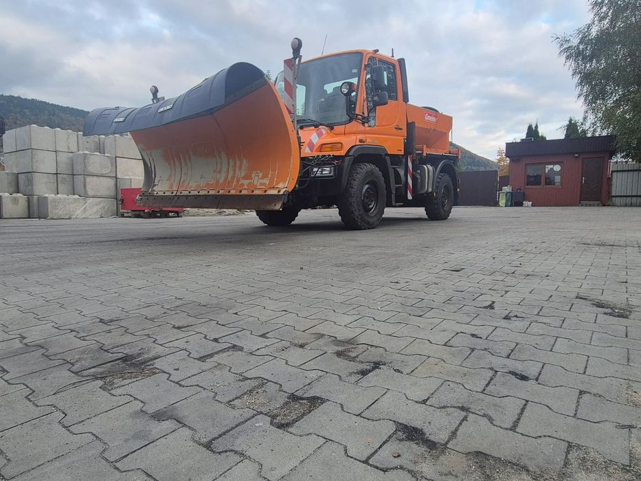 Unimog 405/10 UNIMOG CIĄGNIK 4X4 PŁUGOPIASKARKA WYWROTKA  Mercedes Unimog 405/10 4x4 Pługopiaskarka