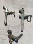 Conjunto de torneiras e chuveiros vintage